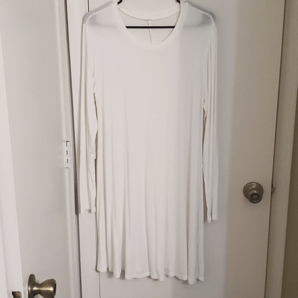 White long sleeve cotton dress